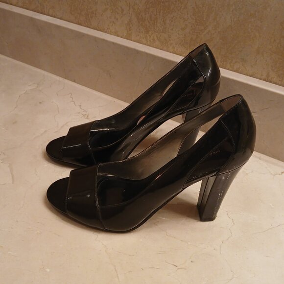Steven by Steve Madden Black Patent Leather Peep Toe Heels Size 9 - Block Heel - Picture 4 of 6
